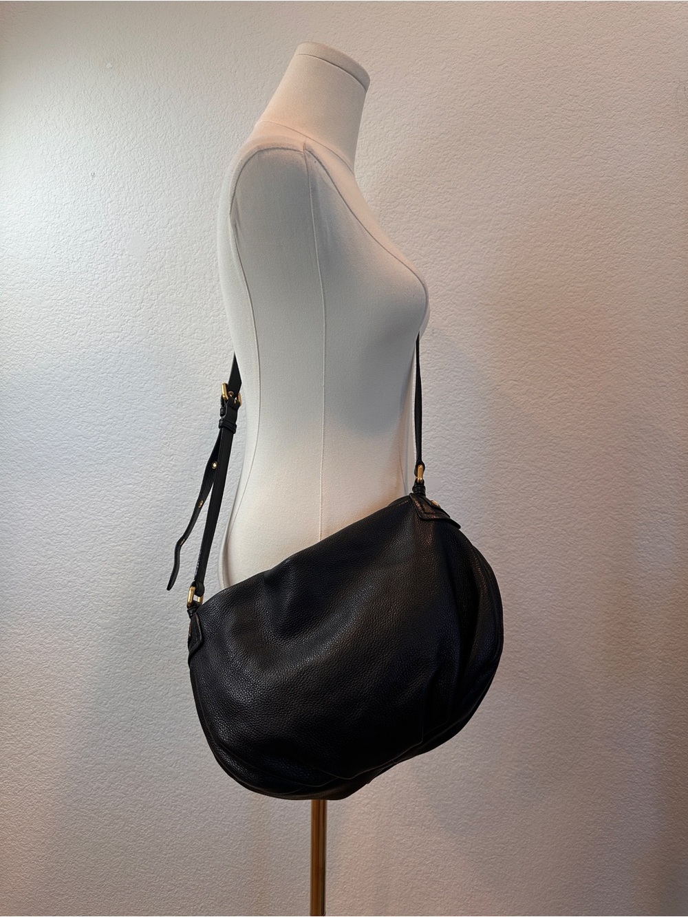 Marc by Marc Jacobs Black Pebbled Leather Crossbody l Gold Hardware - Picture 8 of 9